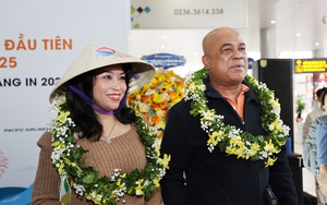 Hàng không đón những vị khách quốc tế đầu tiên, mở đầu năm 