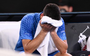 Djokovic rút lui vì chấn thương, fan Giải Úc mở rộng la ó