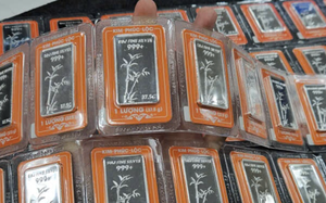 Giá bạc hôm nay 27 - 10 lao dốc mạnh , rớt khỏi mốc 1 , 9 triệu đồng / lượng - Ảnh 1. Giá bạc hôm nay 27 - 10 lao dốc mạnh , rớt khỏi mốc 1 , 9 triệu đồng / lượng - Ảnh 1.