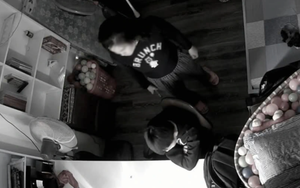 Bé gái 13 tuổi bị bà nội tra khảo, đánh đập dã man, người chi chít vết thương - Ảnh 2.