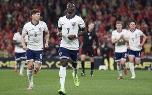 "Người h&ugrave;ng" Ben White ki&ecirc;m tội đồ, tuyển Anh rơi chiến thắng ở Wembley - Ảnh 4.