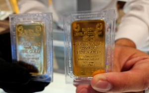 Giá vàng SJC biến động mạnh trong bối cảnh kinh tế thế giới - Ảnh 1.