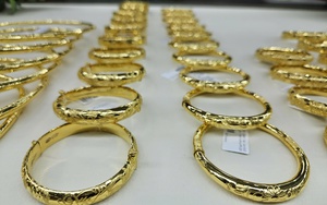 Giá vàng giảm , SJC ngừng giao dịch vàng miếng trực tuyến vào ngày 18 - 11 - Ảnh 1.