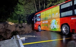 Hình ảnh đáng sợ khi đèo Mimosa bị sạt lở "cắt" đứt đôi - Ảnh 9.