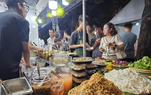 Hiệp hội Du lịch TPHCM kiểm so&aacute;t an to&agrave;n thực phẩm trong Lễ hội ẩm thực - Ảnh 1.