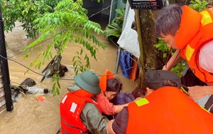 Nation mobilises support for flood-hit communities  - Ảnh 3.