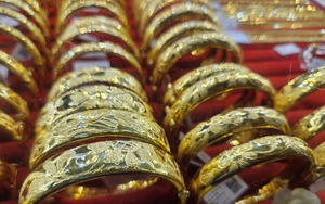 Gi&aacute; v&agrave;ng h&ocirc;m nay giảm mạnh xuống 4 . 277 USD / ounce v&agrave; &Aacute;p lực chốt lời từ nh&agrave; đầu tư - Ảnh 1.