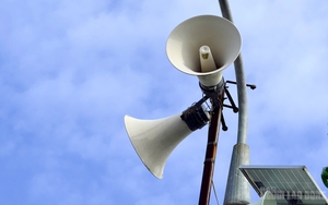 H&aacute;t karaoke ồn &agrave;o c&oacute; thể bị phạt 1-2 triệu đồng, "loa kẹo k&eacute;o" ế ẩm - Ảnh 1.