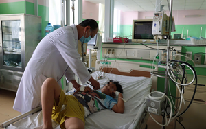 Sau nhiều vụ ngộ độc thực phẩm, Chủ tịch UBND TPHCM ra chỉ đạo - Ảnh 2.