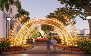 Linh vật Ngựa cao 4,5m thu hút du khách tại Đường hoa Phú Mỹ Hưng - Ảnh 8.