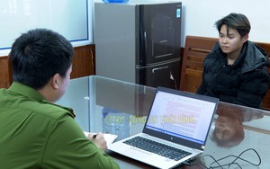 Vợ bị yêu cầu dừng xe kiểm tra, chồng lăng mạ, tát CSGT - Ảnh 2.