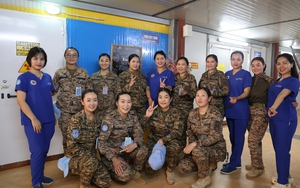 Dịp Quốc khánh, Bệnh viện "mũ nồi xanh" Việt Nam khám chữa bệnh tại nhà tù Bang Unity - Ảnh 2.