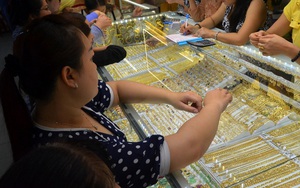 Sáng 1-5, giá vàng miếng SJC rớt cả triệu đồng/lượng- Ảnh 1.
