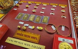 Giá vàng hôm nay 12-5: Vừa mở cửa, lại giảm nhanh - Ảnh 1.