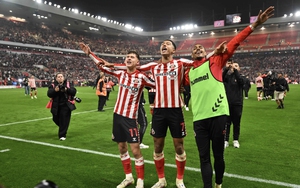 Sunderland trở lại Ngoại hạng Anh bằng bàn thắng trăm triệu bảng- Ảnh 4.