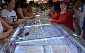 Giá vàng miếng, vàng nhẫn tăng nhanh trong sáng 24-5 - Ảnh 1.
