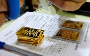 Cuối ngày 27-5, giá vàng vẫn rớt mạnh- Ảnh 1.