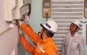 EVNHCMC ủng hộ Quỹ “Chung một tấm lòng: Vì miền Trung thương yêu” - Ảnh 3.