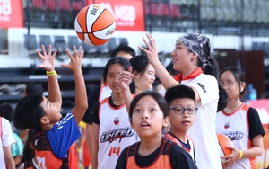 VBA hợp t&aacute;c ph&aacute;t triển b&oacute;ng rổ sinh vi&ecirc;n - Ảnh 2.