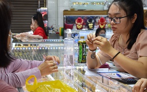 Tối nay 7-7, giá vàng lao dốc không phanh - Ảnh 1.