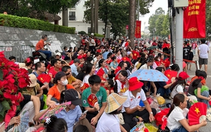 Háo hức chờ diễu binh, diễu hành Đại lễ 2-9 - Ảnh 1.