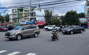 Hàng triệu xe máy cũ kỹ, nhả khói đen mù mịt khắp đường phố: Cấm hay phạt tiền? - Ảnh 2.