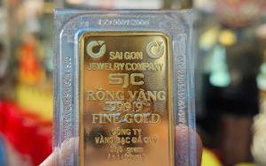 Chiều 9-9, giá vàng vẫn duy trì ở mức cao, giá bạc gây bất ngờ- Ảnh 2.