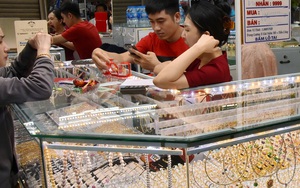 Gi&aacute; v&agrave;ng nhẫn trơn s&aacute;ng 13 - 1: Biến động gi&aacute; giữa c&aacute;c thương hiệu - Ảnh 1.