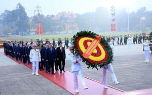 L&atilde;nh đạo Đảng, Nh&agrave; nước v&agrave;o Lăng viếng Chủ tịch Hồ Ch&iacute; Minh nh&acirc;n dịp Tết Nguy&ecirc;n đ&aacute;n B&iacute;nh Ngọ - Ảnh 2.