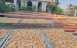 Qu&aacute;n ăn , c&agrave; ph&ecirc; TPHCM đ&ocirc;ng nghẹt trước Tết: Nguy&ecirc;n nh&acirc;n v&agrave; xu hướng ti&ecirc;u d&ugrave;ng - Ảnh 1.