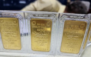 S&aacute;ng 26-1, gi&aacute; v&agrave;ng miếng SJC lần đầu chạm mốc 176,5 triệu đồng, bạc Ph&uacute; Qu&yacute; vượt 111 triệu đồng/kg - Ảnh 2.