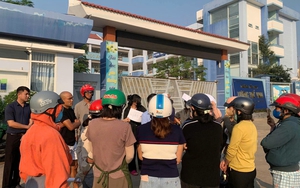 Vụ sườn heo đ&ocirc;ng lạnh "c&oacute; m&agrave;u lạ" đưa v&agrave;o trường học: Chấm dứt hợp t&aacute;c với đơn vị cung cấp thực phẩm - Ảnh 2.