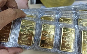 Gi&aacute; v&agrave;ng h&ocirc;m nay 4 - 1: SJC giảm mạnh , dự đo&aacute;n gi&aacute; v&agrave;ng tăng trong năm 2026 - Ảnh 1.