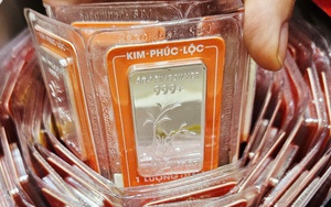 Một c&ocirc;ng ty "chơi lớn" cho kh&aacute;ch đặt mua bạc tr&ecirc;n app ng&acirc;n h&agrave;ng, nhận bạc ngay - Ảnh 1.