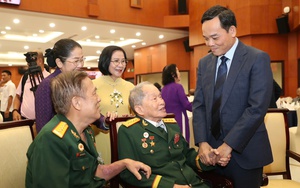 Chủ tịch UBND TPHCM Nguyễn Văn Được thăm, ch&uacute;c tết c&aacute;c tập thể, chức sắc ti&ecirc;u biểu - Ảnh 2.