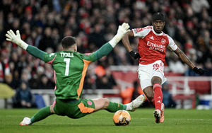 Hạ Mansfield Town, Arsenal nhọc nhằn v&agrave;o tứ kết FA Cup - Ảnh 4.