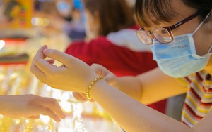 Ng&acirc;n h&agrave;ng th&ocirc;ng b&aacute;o khẩn từ 1-4, chủ t&agrave;i khoản phải d&ugrave;ng t&ecirc;n thật khi chuyển tiền - Ảnh 2.