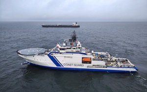 Ukraine siết trừng phạt "hạm đội b&oacute;ng tối", dồn dập tấn c&ocirc;ng kh&iacute; t&agrave;i Nga - Ảnh 3.