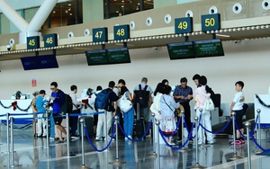 V&eacute; m&aacute;y bay Tết từ H&agrave; Nội v&agrave; TPHCM vẫn thấp ng&agrave;y m&ugrave;ng 3 Tết 2026 - Ảnh 1.