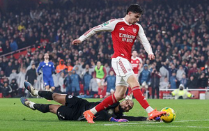 Biến Newcastle th&agrave;nh cựu vương, Man City gi&agrave;nh v&eacute; tranh chung kết League Cup - Ảnh 3.