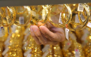 Cuối ng&agrave;y 6-2, gi&aacute; v&agrave;ng miếng SJC, v&agrave;ng nhẫn đồng loạt tăng - Ảnh 1.