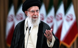 Người cầm trịch sau hậu trường ở Iran lộ diện - Ảnh 4.