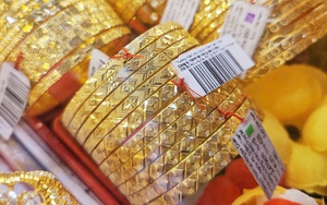 Giá vàng hôm nay, 17-3: Sụt giảm rất mạnh - Ảnh 2.