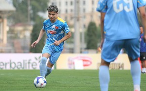 L&agrave;n s&oacute;ng &ldquo;mở cửa&rdquo; của b&oacute;ng đ&aacute; Việt Nam - Ảnh 2.