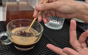 Gi&aacute; c&agrave; ph&ecirc; h&ocirc;m nay 24-3: Hạ nhiệt khi căng thẳng Trung Đ&ocirc;ng dịu lại - Ảnh 1.