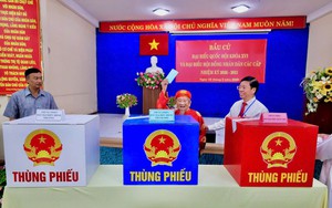 Nữ đại biểu khi đi tiếp x&uacute;c cử tri đừng ăn mặc l&ograve;e loẹt; ph&aacute;t biểu vừa phải, dễ nghe - Ảnh 4.
