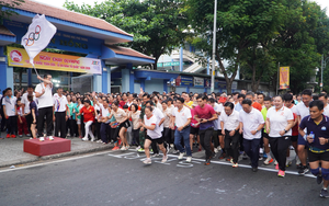 Ch&iacute;nh quyền "bắt tay" với nh&agrave; trường, doanh nghiệp để ph&aacute;t triển địa phương - Ảnh 2.