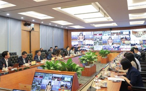 Cử tri n&ocirc; nức bầu cử sớm - Ảnh 3.