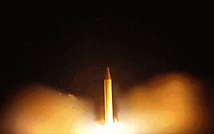 Mỹ - Israel "săn" bệ ph&oacute;ng, "th&agrave;nh phố t&ecirc;n lửa" của Iran l&acirc;m nguy?  - Ảnh 2.