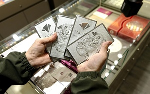 Gi&aacute; v&agrave;ng thế giới v&agrave; v&agrave;ng miếng SJC Cuối ng&agrave;y 10 - 4 năm 2026 - Ảnh 1.